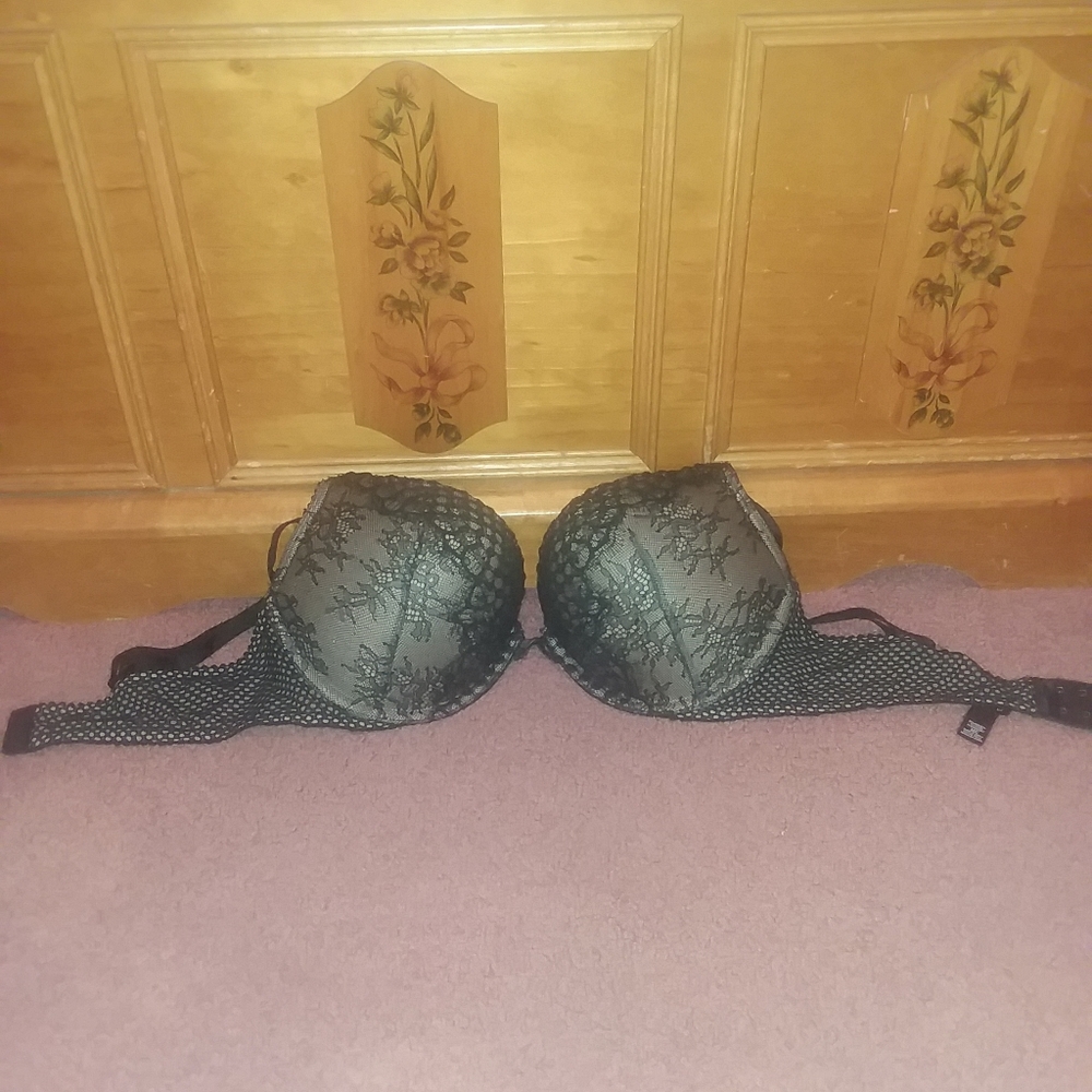 Victoria's Secret Bombshell Plunge Push Up Bra